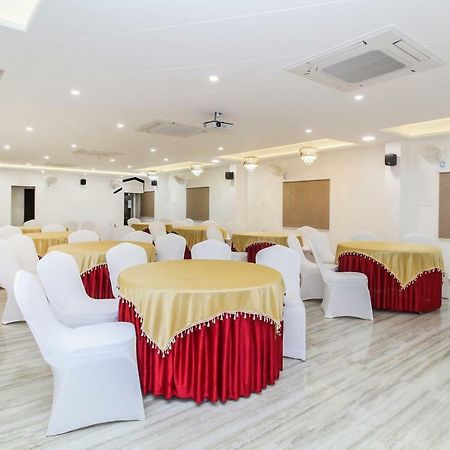Capital O 40833 Maharaja Hotel & Restaurant 카시푸르 외부 사진