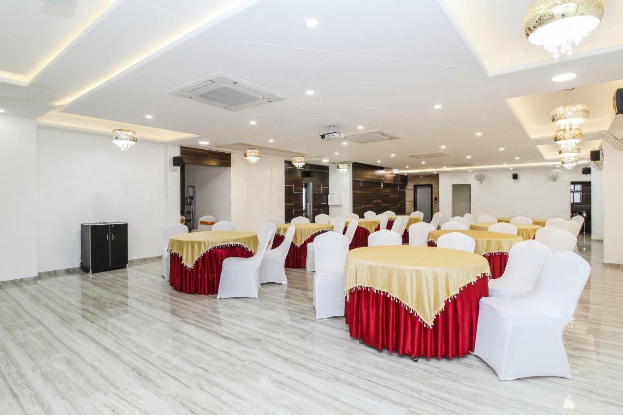 Capital O 40833 Maharaja Hotel & Restaurant 카시푸르 외부 사진
