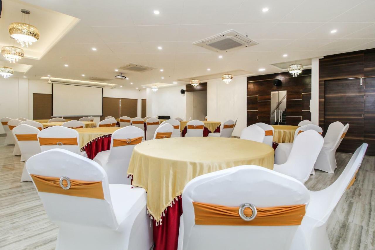 Capital O 40833 Maharaja Hotel & Restaurant 카시푸르 외부 사진